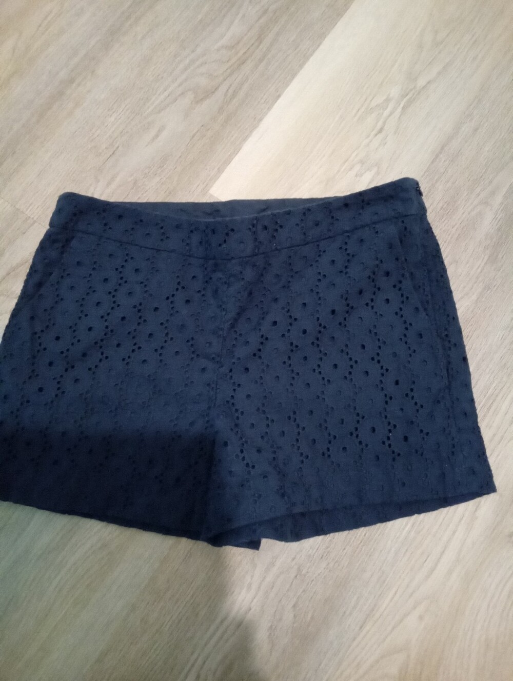 Kenar Size 6 Navy Blue Eyelet Shorts w/Side Zipper